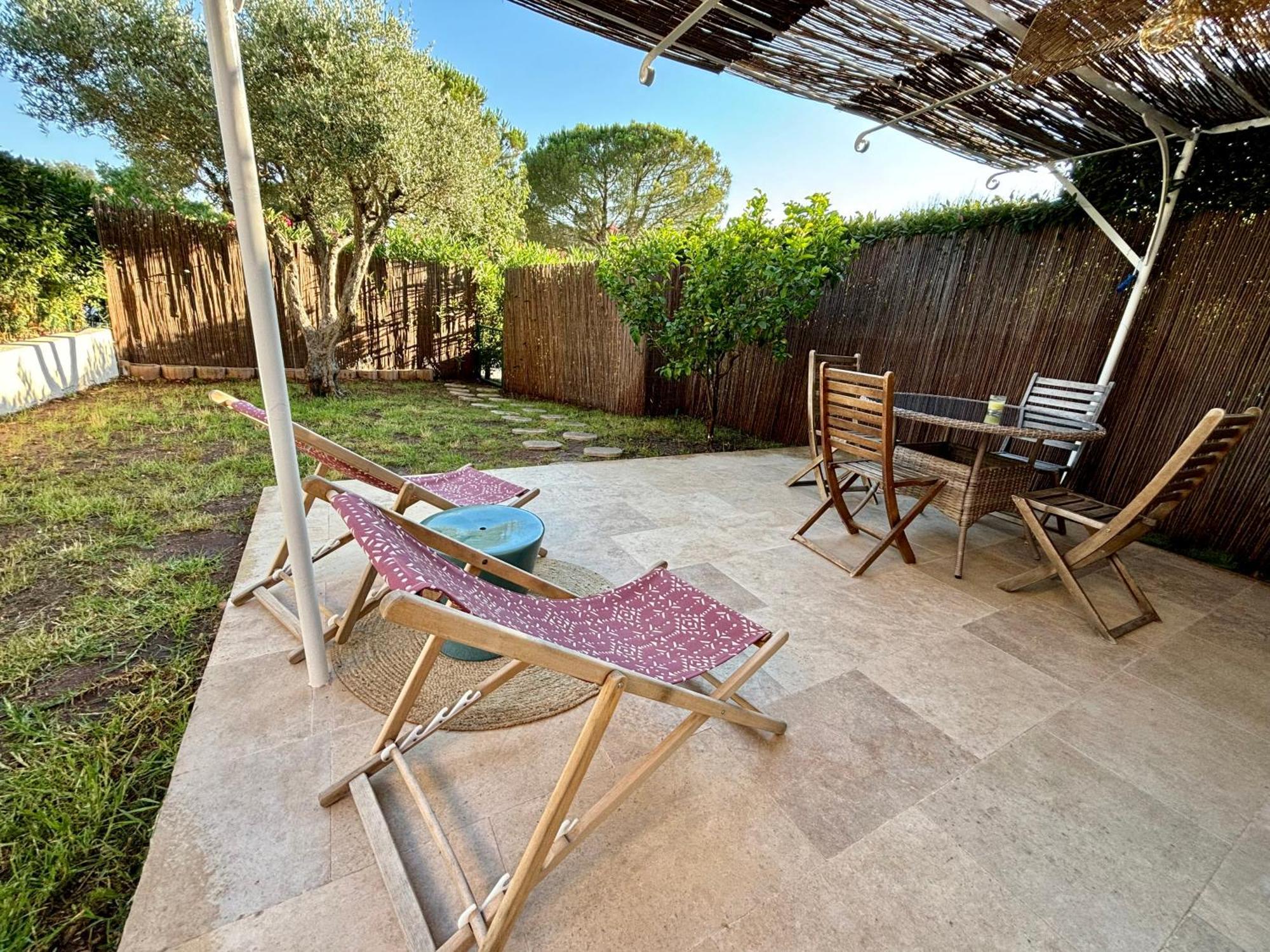 Bastidon Paisible Dans Residence Avec Piscine Fréjus 外观 照片